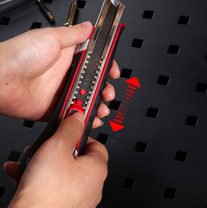 DELI πλαστικό κοπίδι DL118 με άμεσο άνοιγμα & αυτόματο κλείδωμα - Image 3